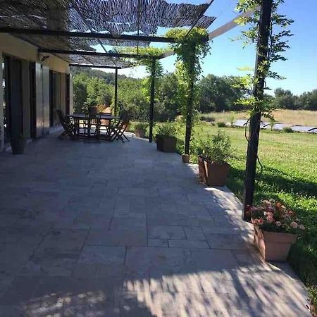 Villa Avec Piscine, Au Calme Et En Pleine Nature! Pierrevert Exterior photo